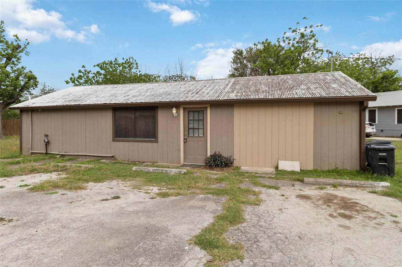 1020 Oasis St - Photo 1