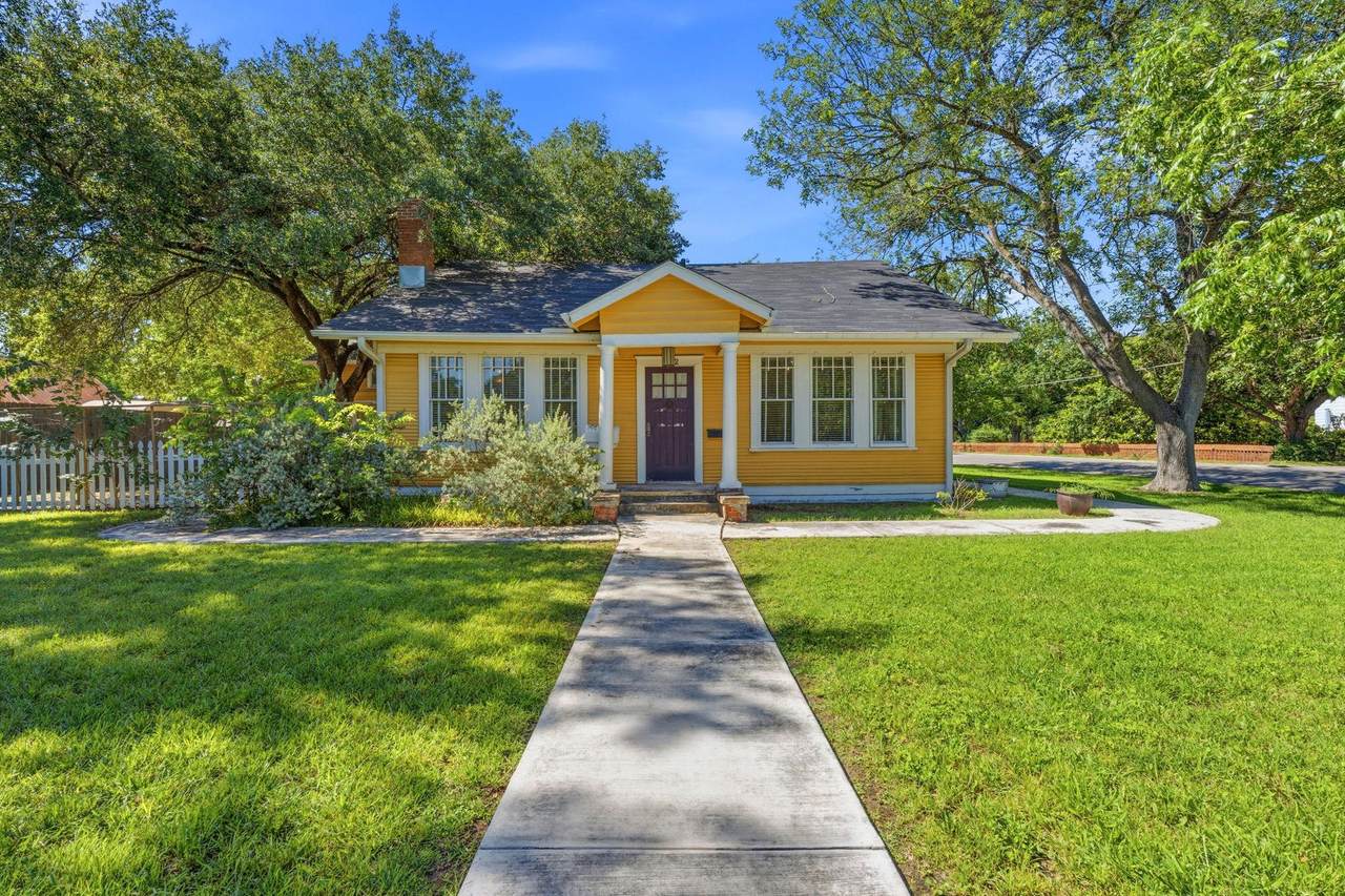 1232 Spruce St - Photo 1