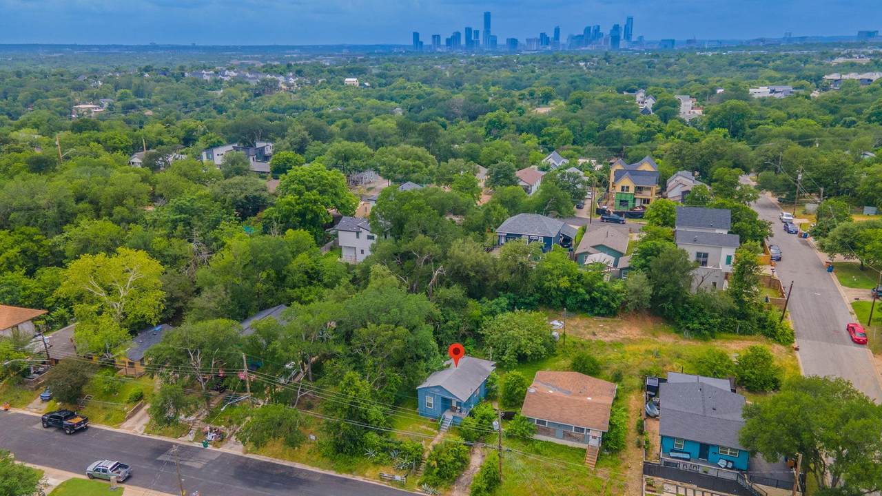 1408 Luna St - Photo 1