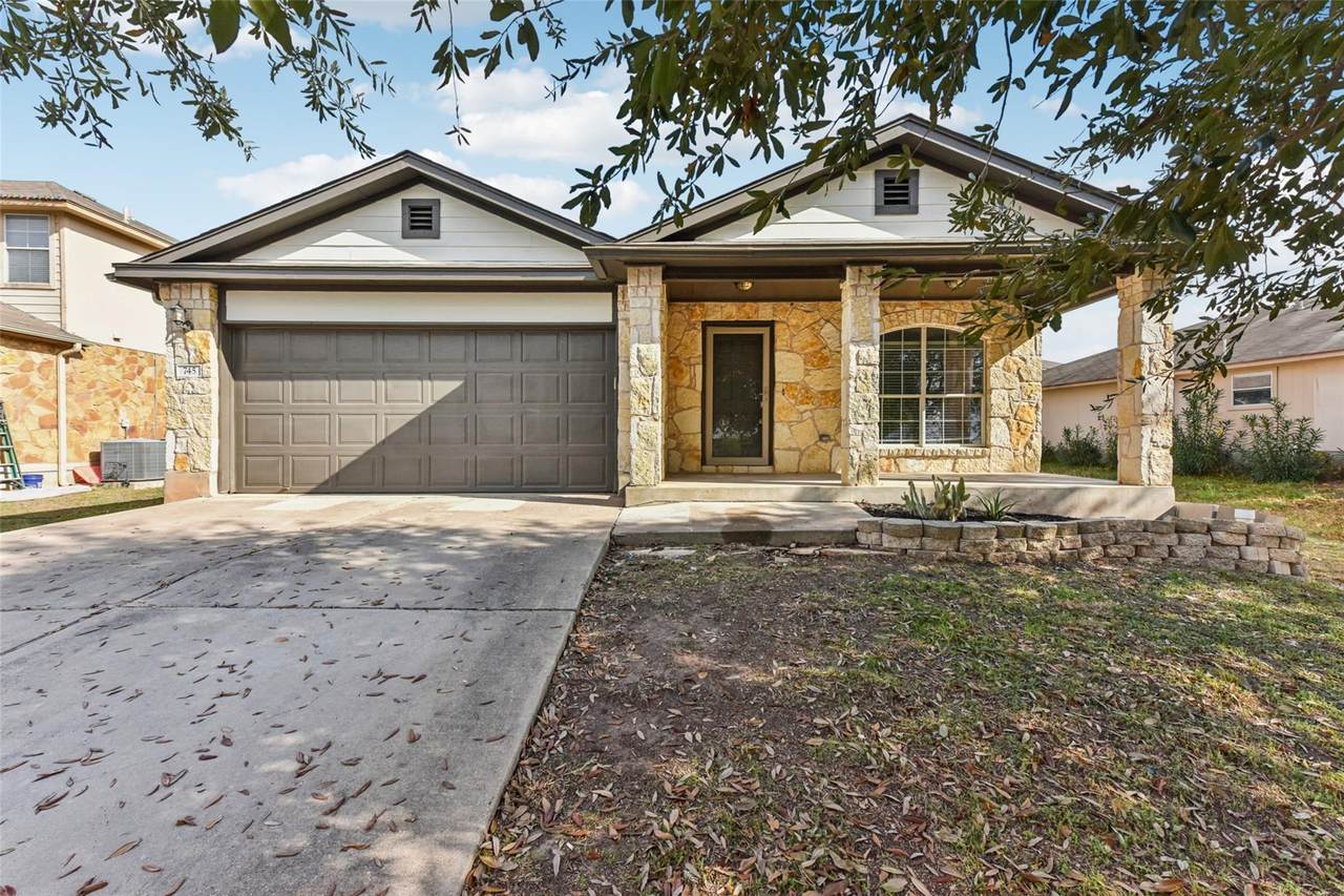745 Covent Dr - Photo 1