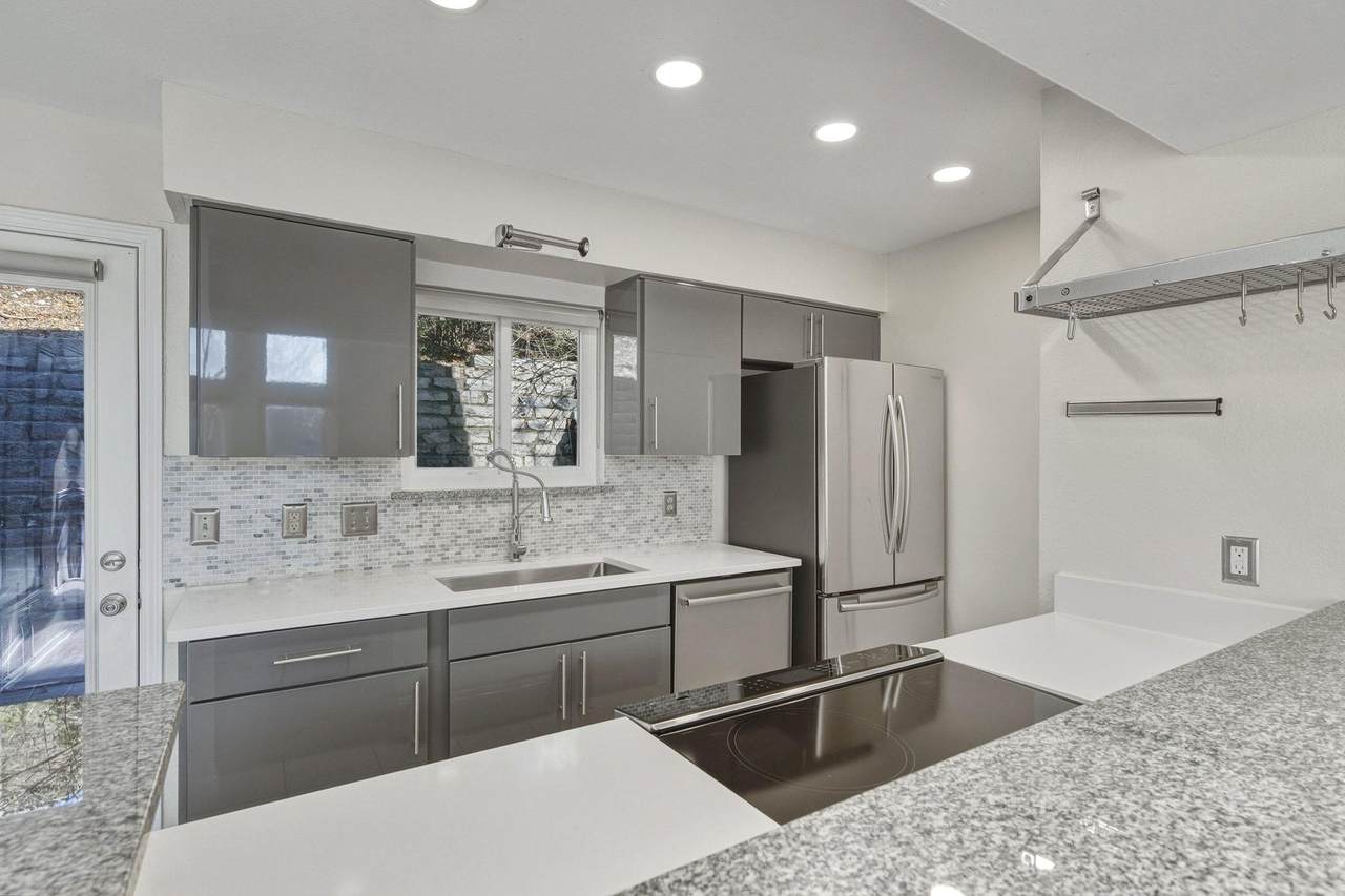 6723 Old Quarry Ln - Photo 1