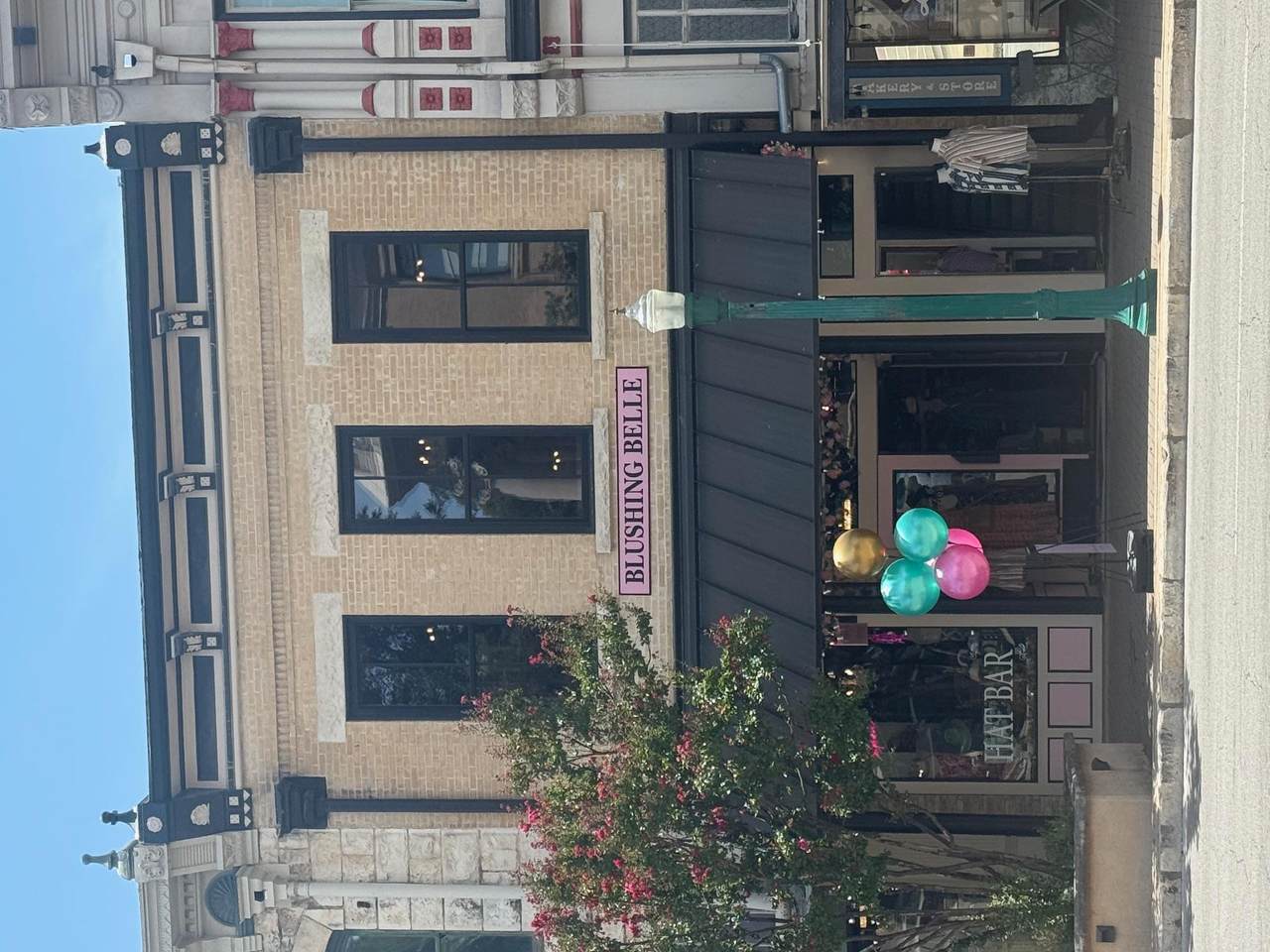 712 Austin Ave - Photo 1