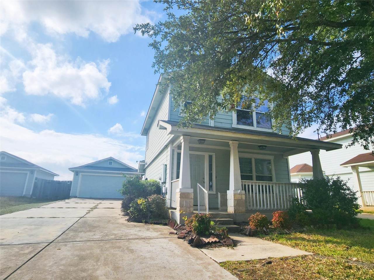 2126 Bluffstone Dr - Photo 1