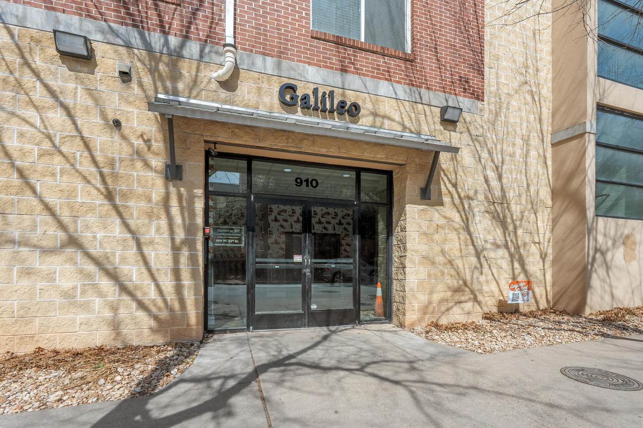 910 25th St - Photo 1