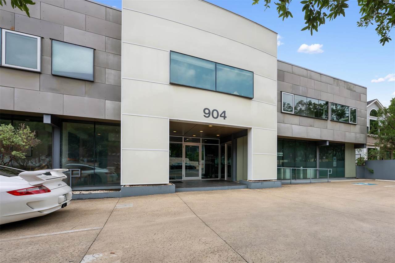 904 West Ave - Photo 1