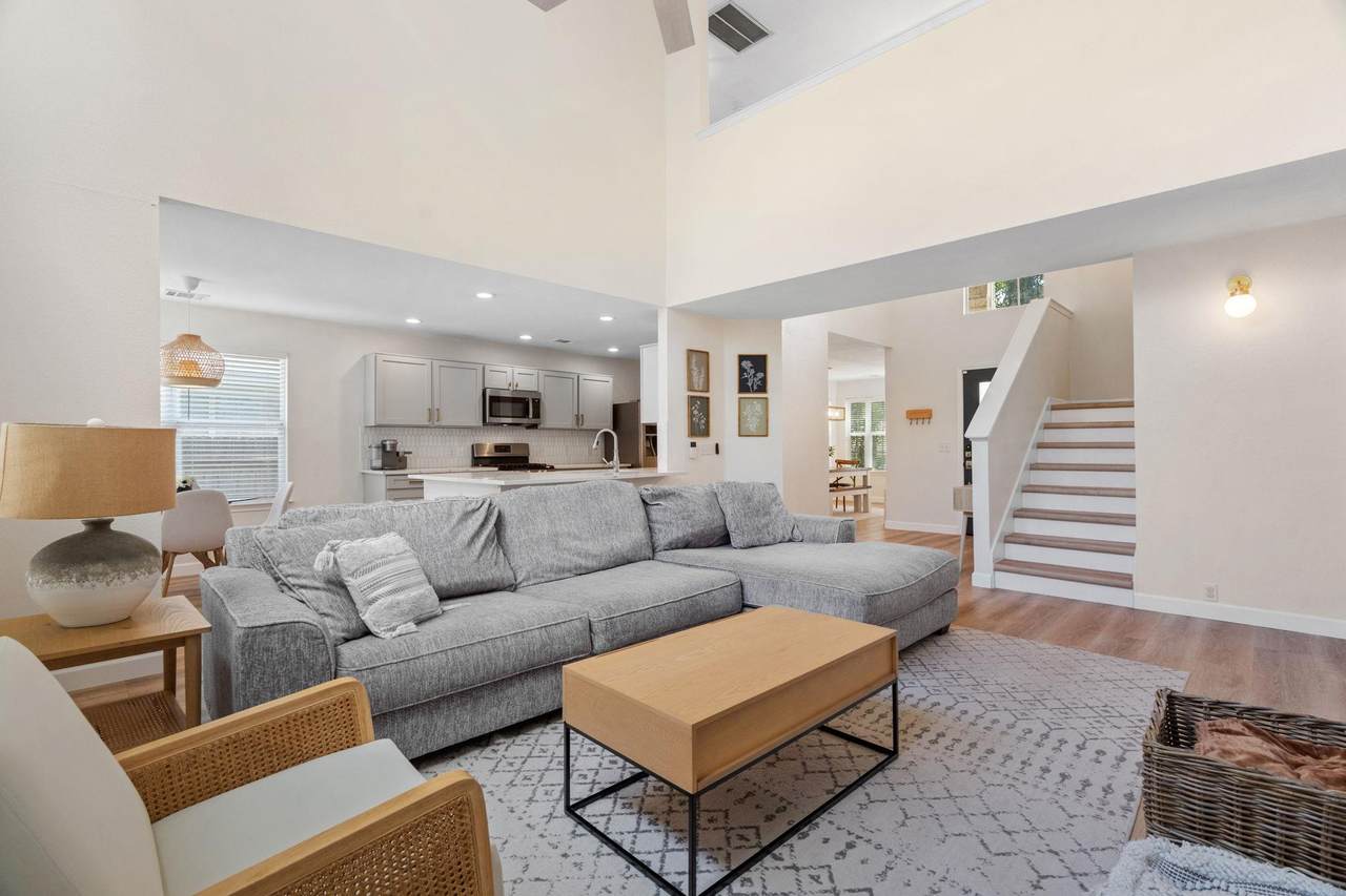 2402 Romeo Dr - Photo 1