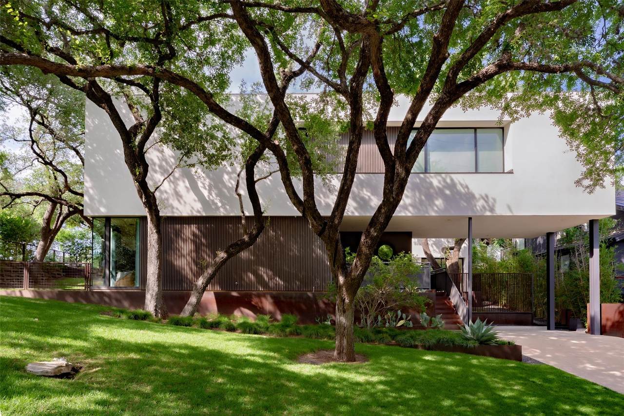 2210 Westlake Dr - Photo 1