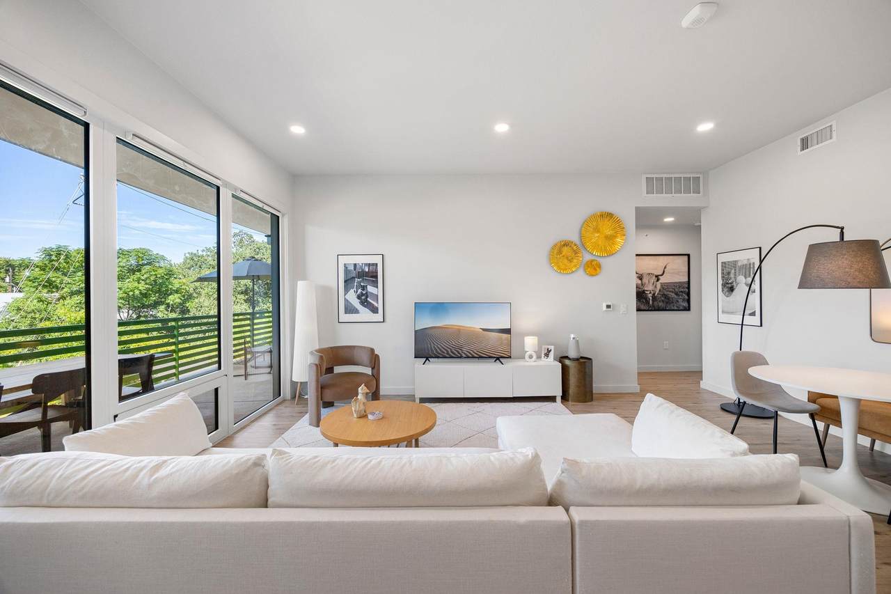 4004 Banister Ln - Photo 1