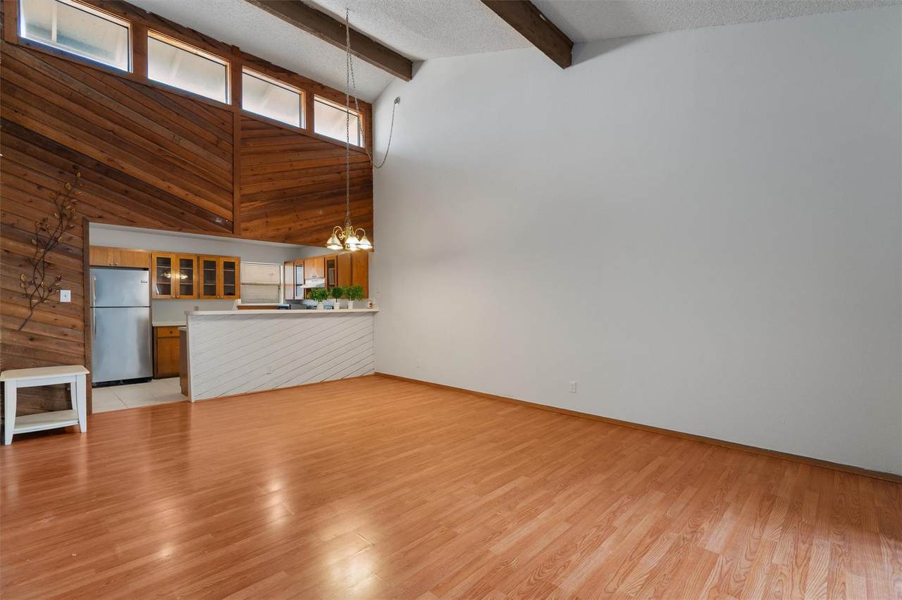8621 Putnam Dr - Photo 1