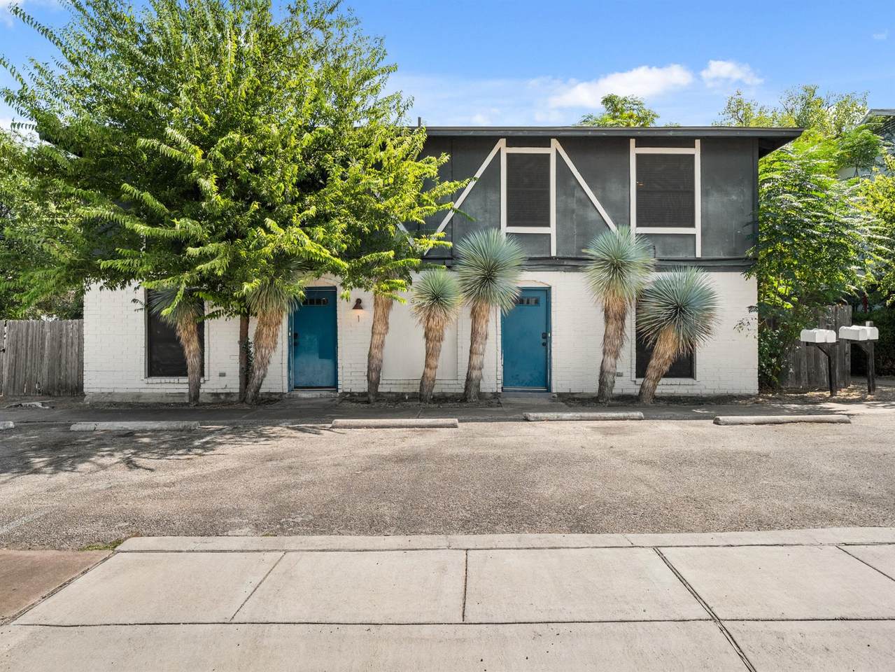 3507 Alpine Cir - Photo 1