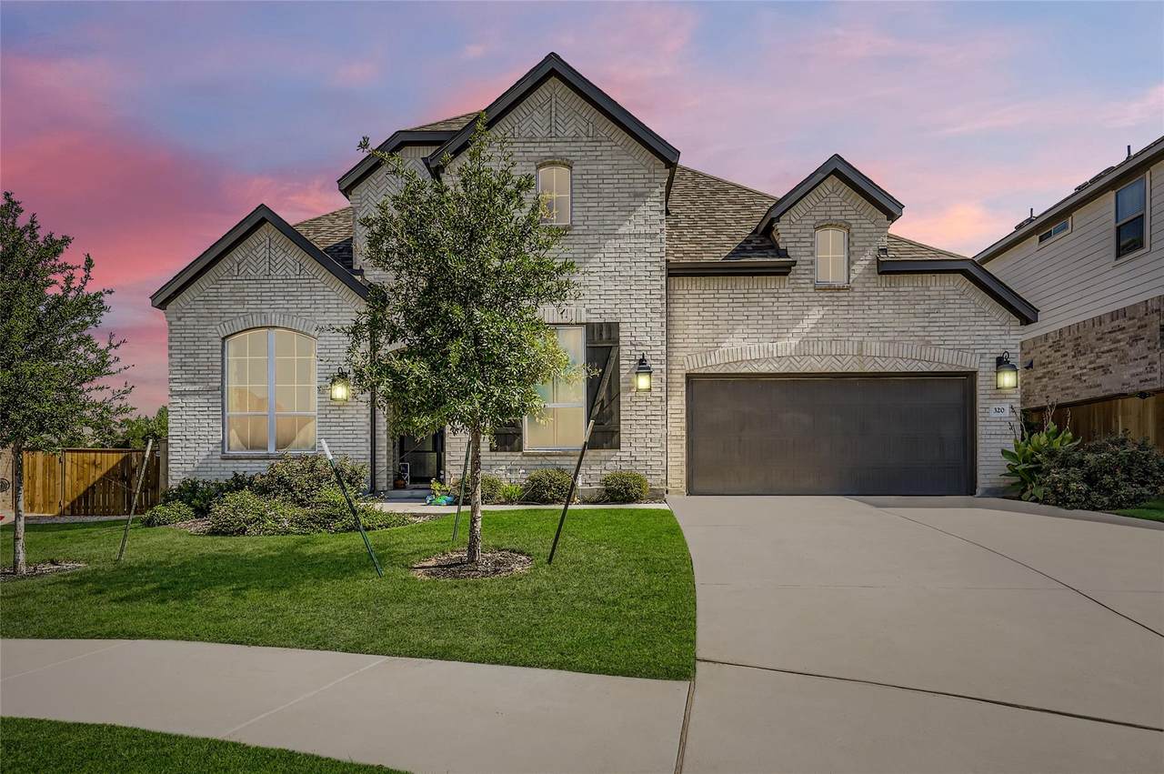 320 Autumn Oak Way - Photo 1