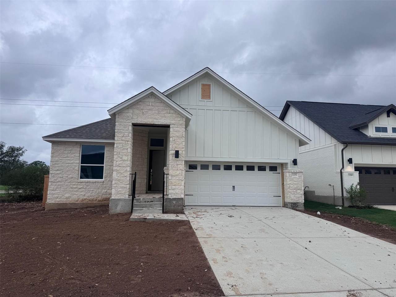 135 Comfort Dr - Photo 1