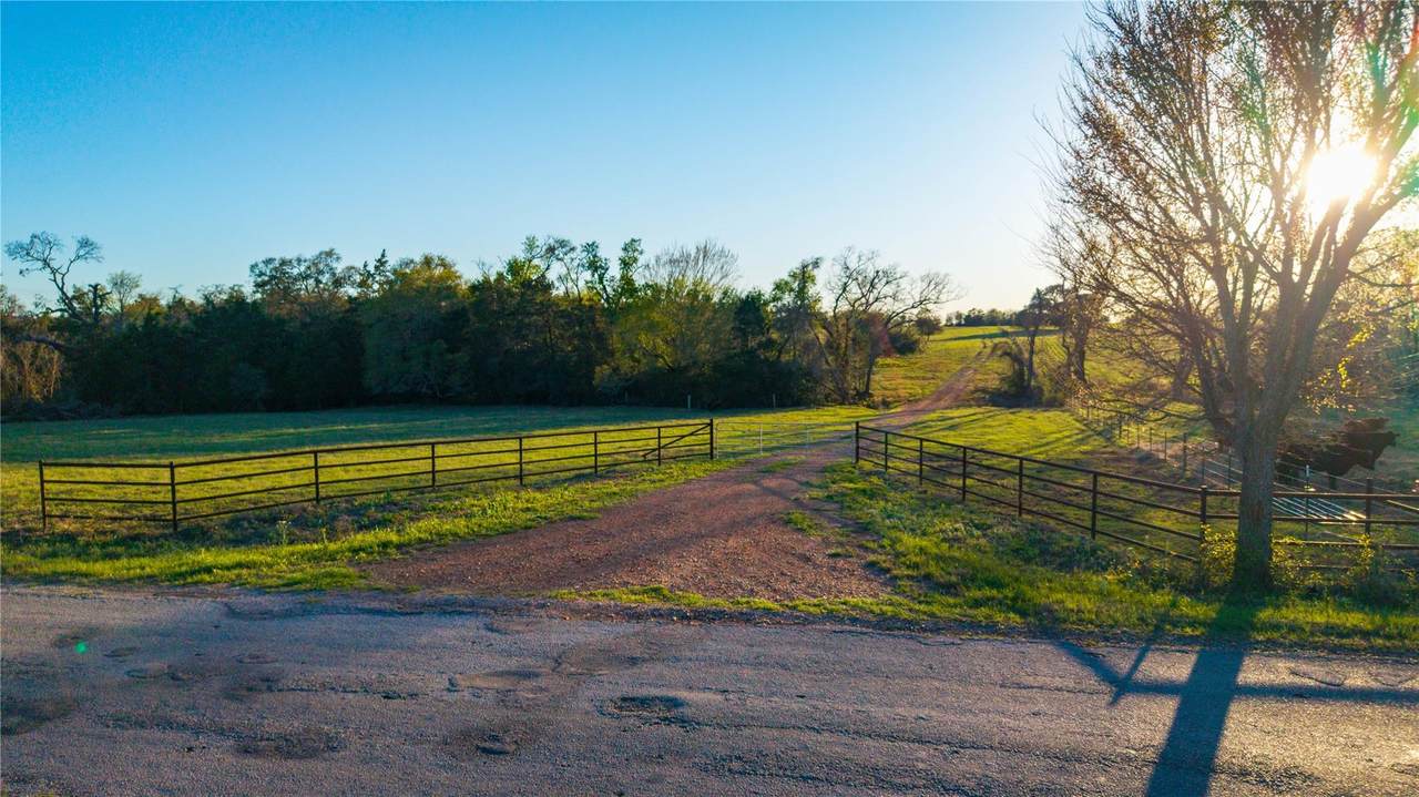 1700 County Road 216 - Photo 1