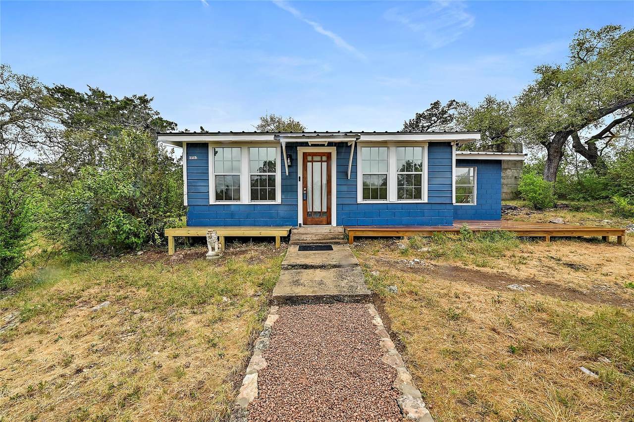 18502 Lakeview Dr - Photo 1