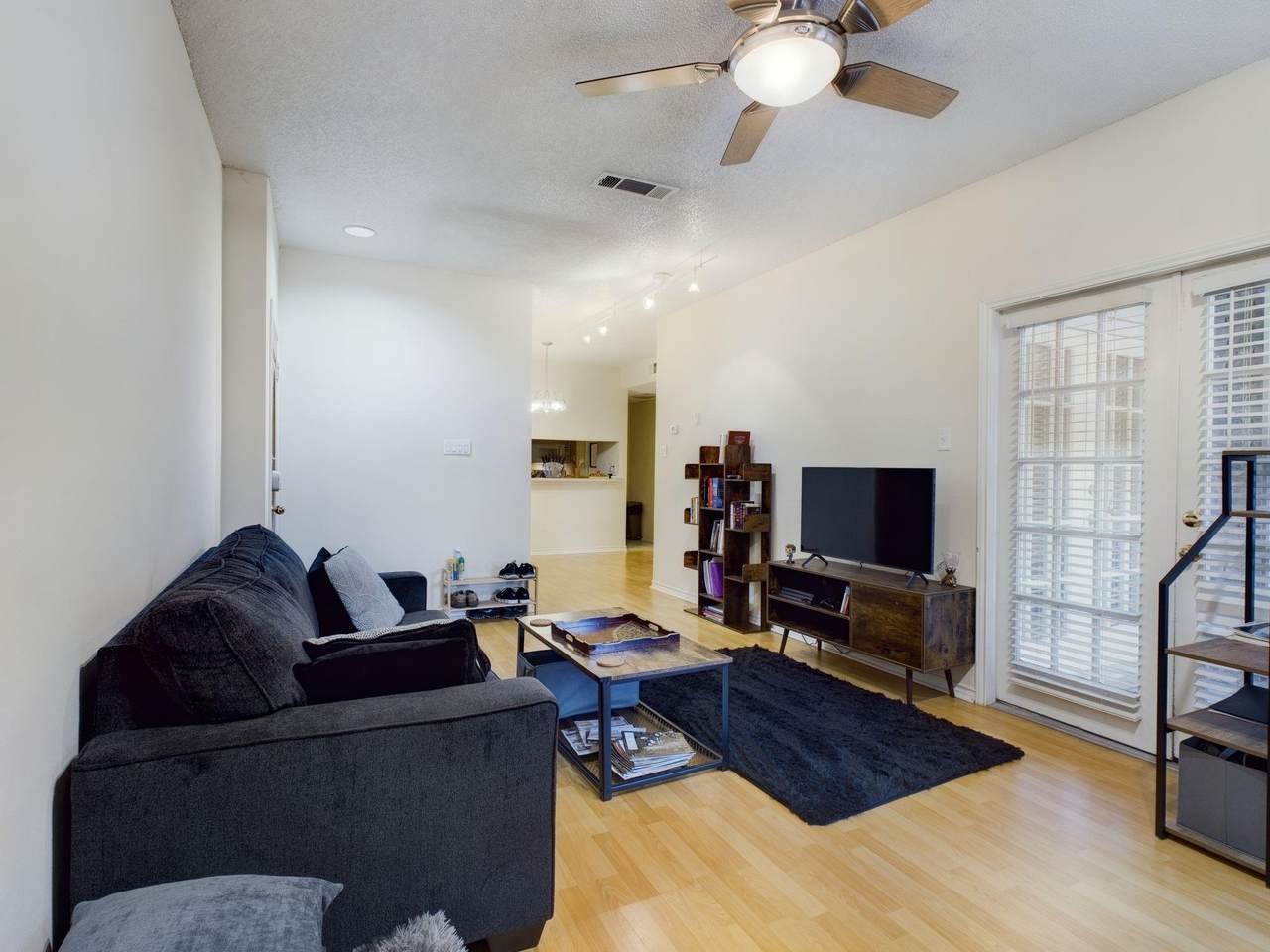 3001 Cedar St - Photo 1