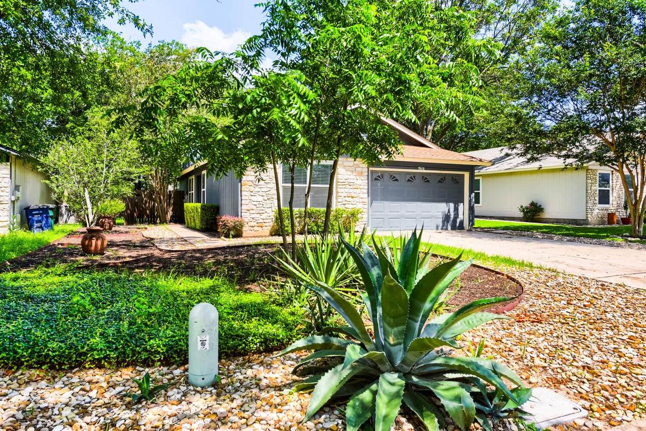 9616 Holly Springs Dr - Photo 1
