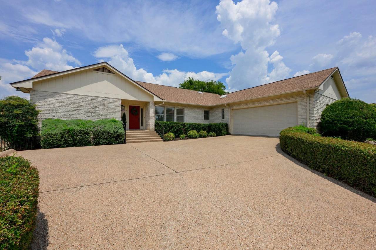 911 Vanguard St - Photo 1