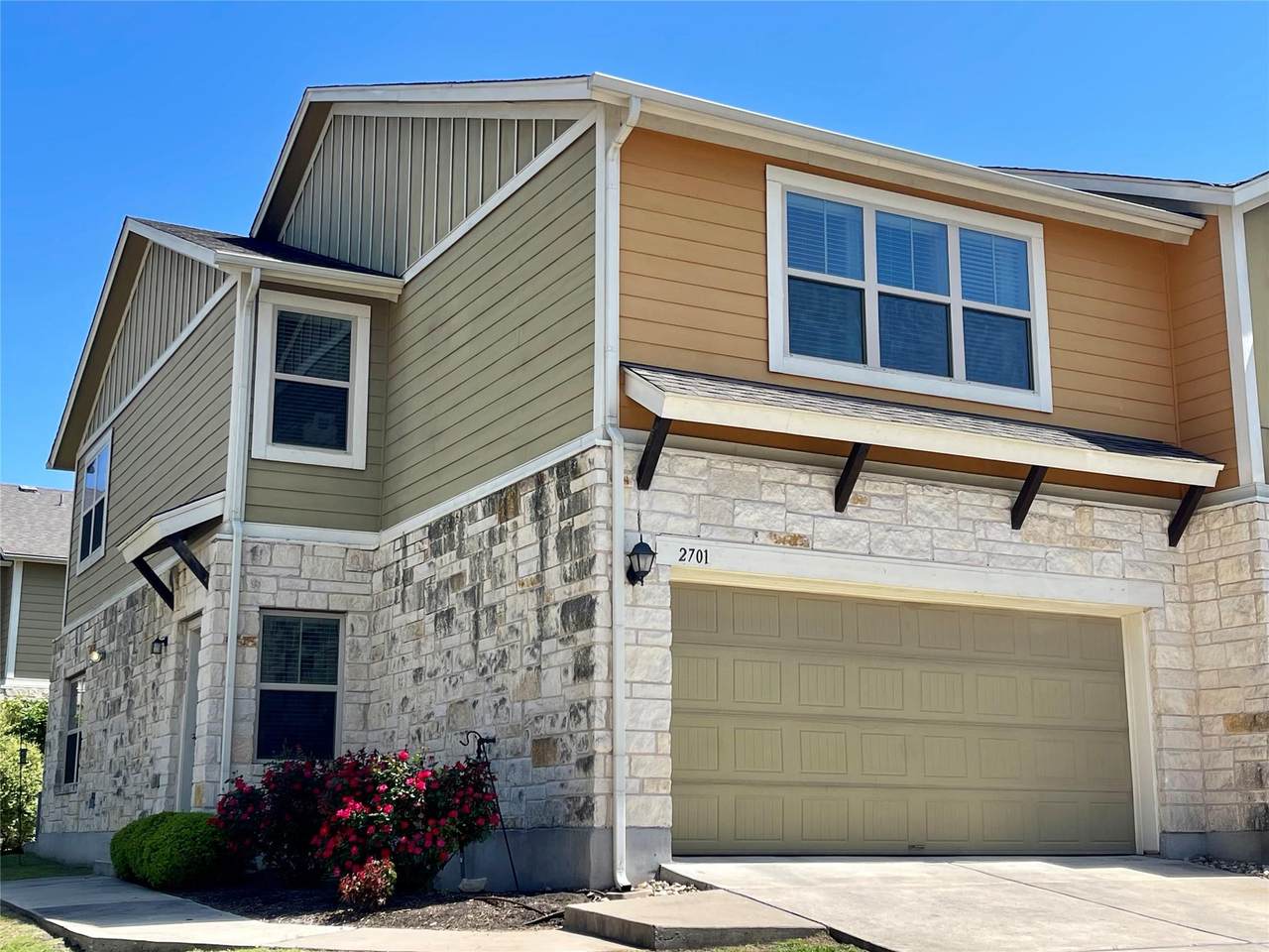 1620 Bryant Dr - Photo 1