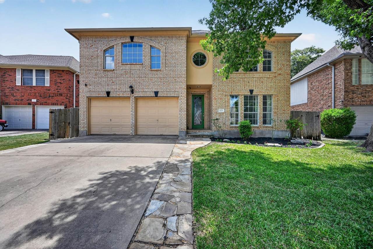 1123 Oaklands Dr - Photo 1