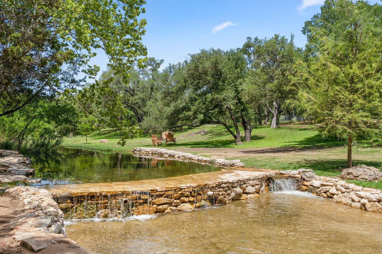 https://bt-photos.global.ssl.fastly.net/austin/1280_boomver_1_3603401-2.jpg