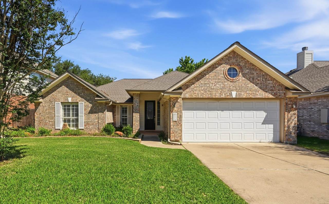 905 Hunters Creek Dr - Photo 1