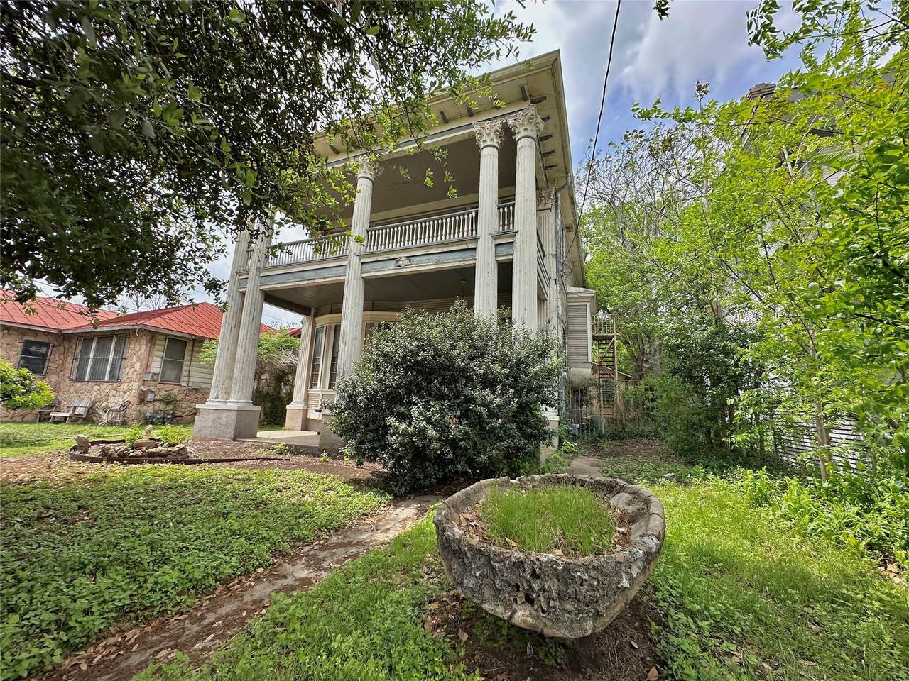 https://bt-photos.global.ssl.fastly.net/austin/1280_boomver_1_3610802-2.jpg