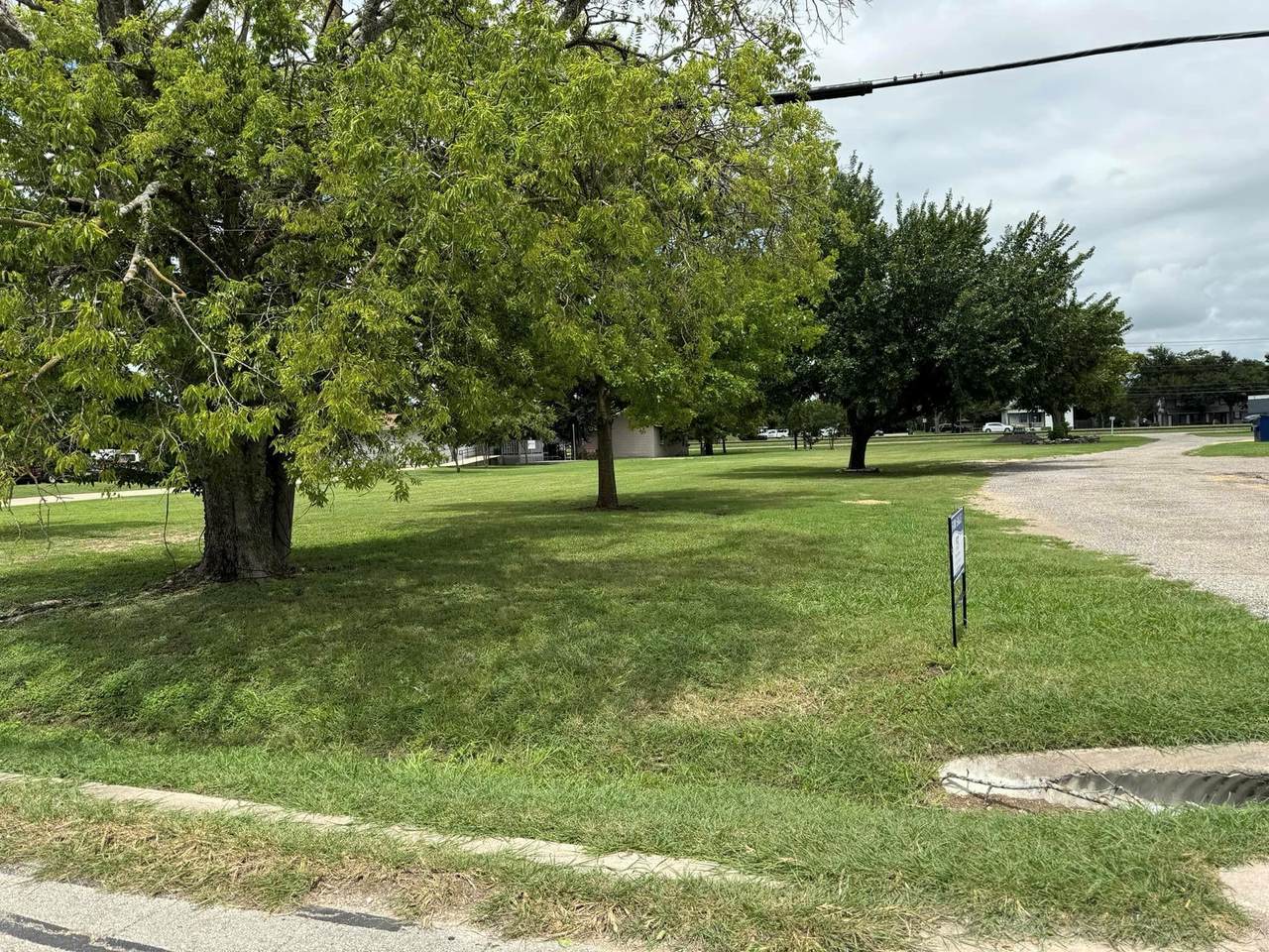 300 Austin Ave - Photo 1