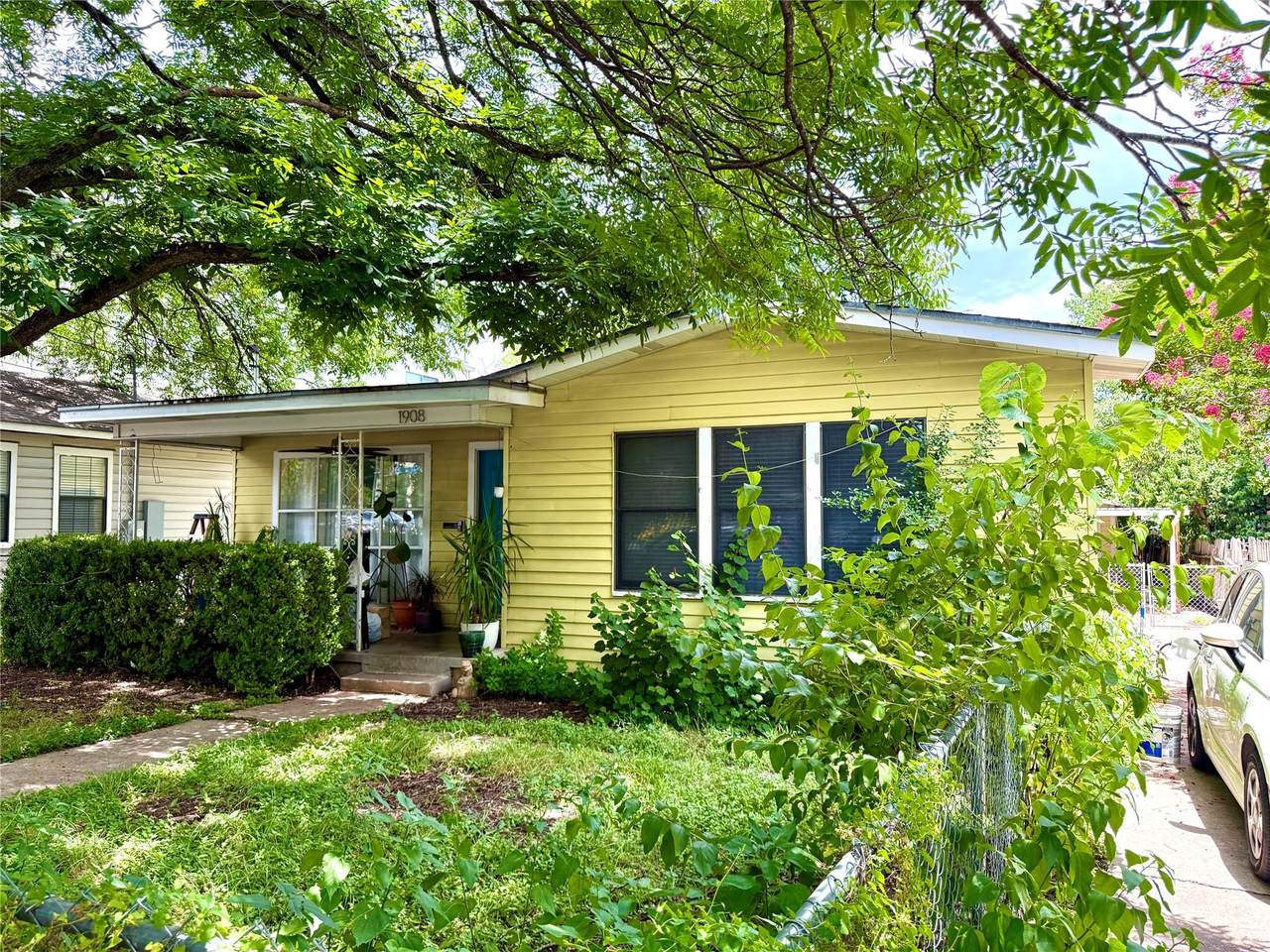 1908 Anita Dr - Photo 1