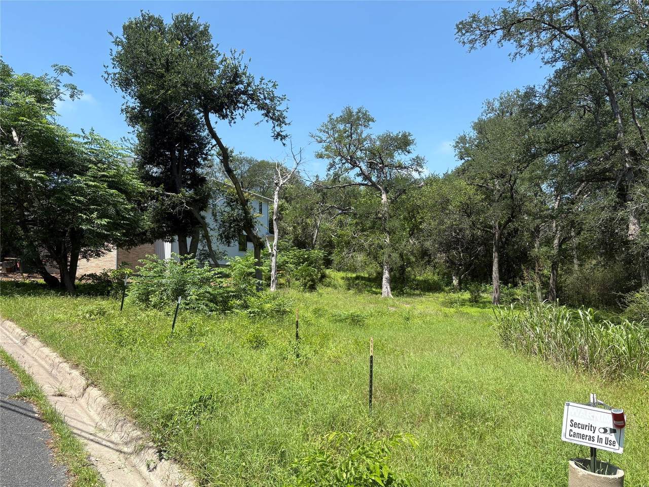 4640 Marlo Dr - Photo 1