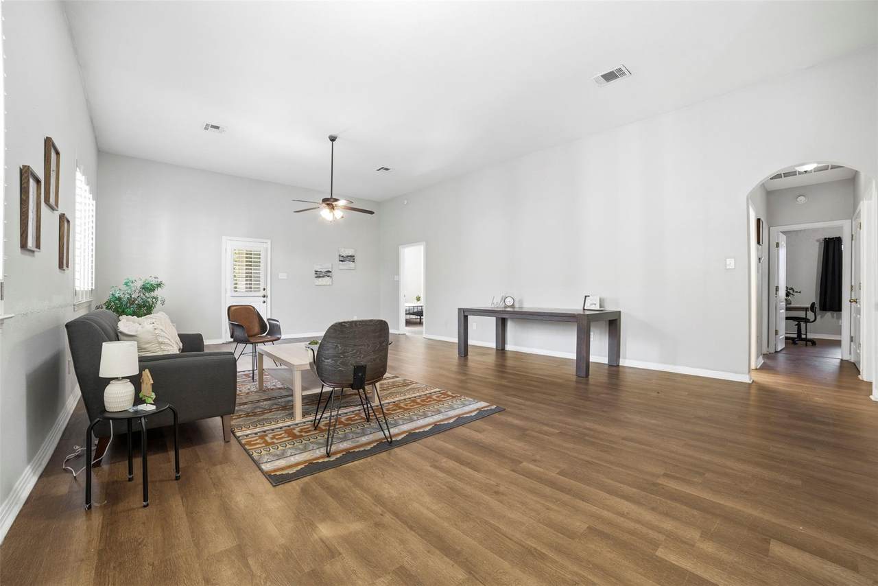 409 Austin Ave - Photo 1