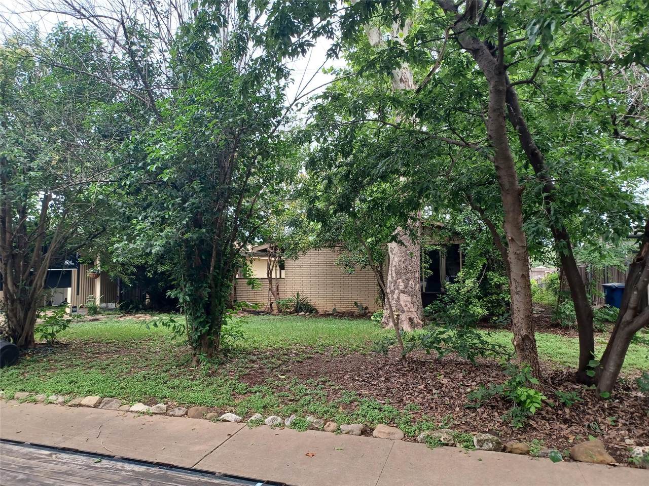 4906 Westfield Dr - Photo 1