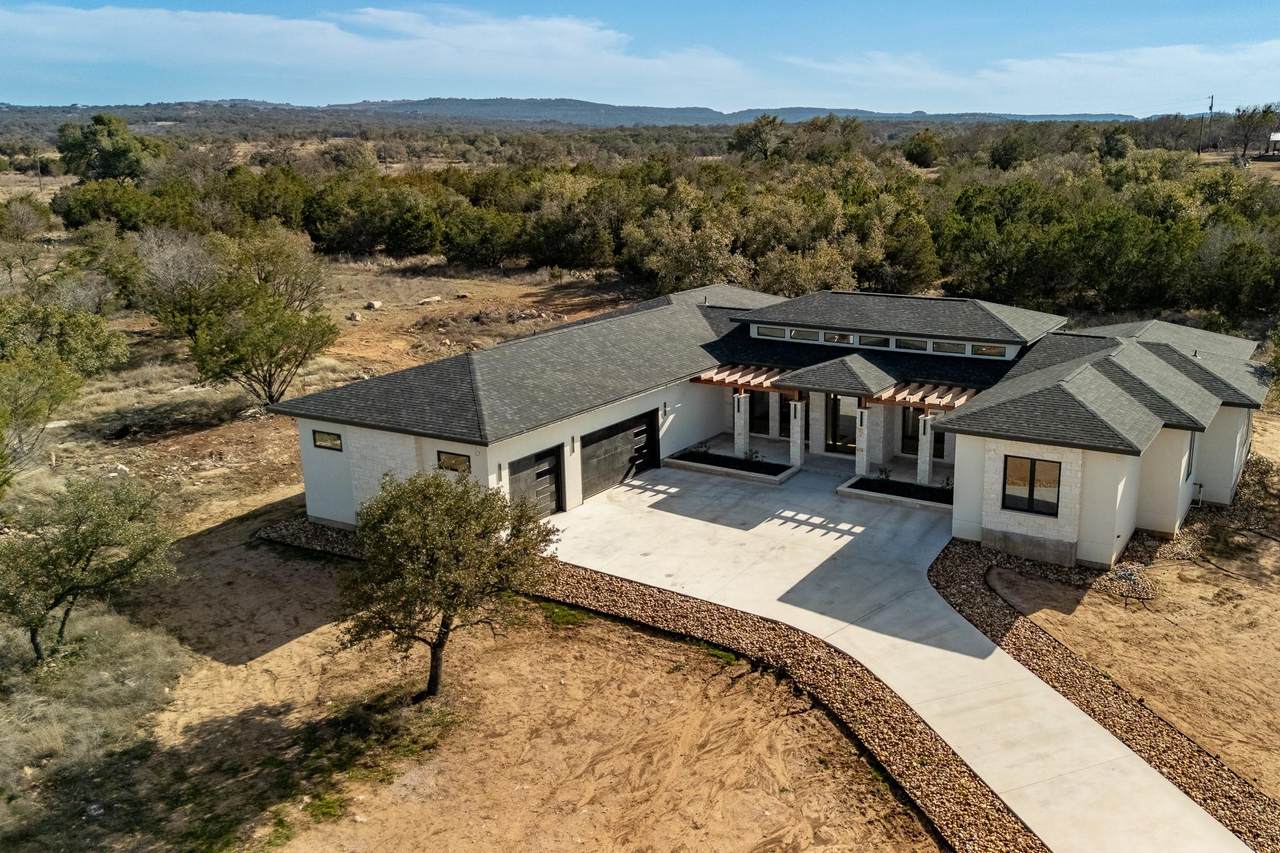 6425 Ranch Road 962 - Photo 1