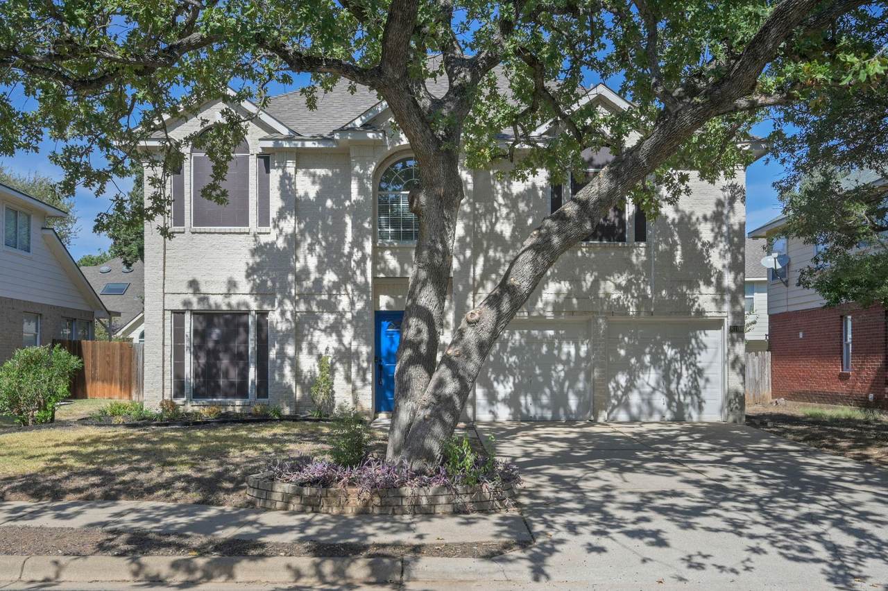 8104 Longdraw Dr - Photo 1