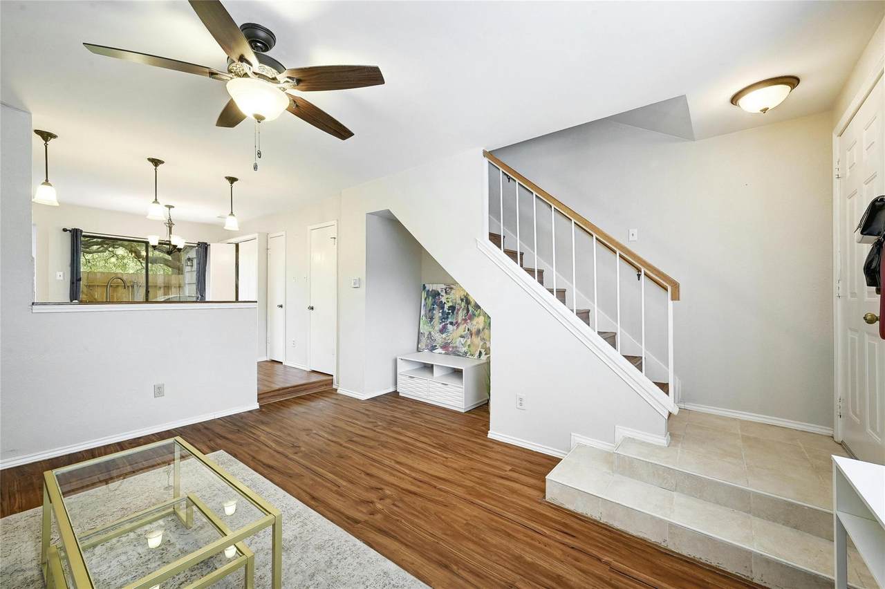 1411 Gracy Farms Ln - Photo 1