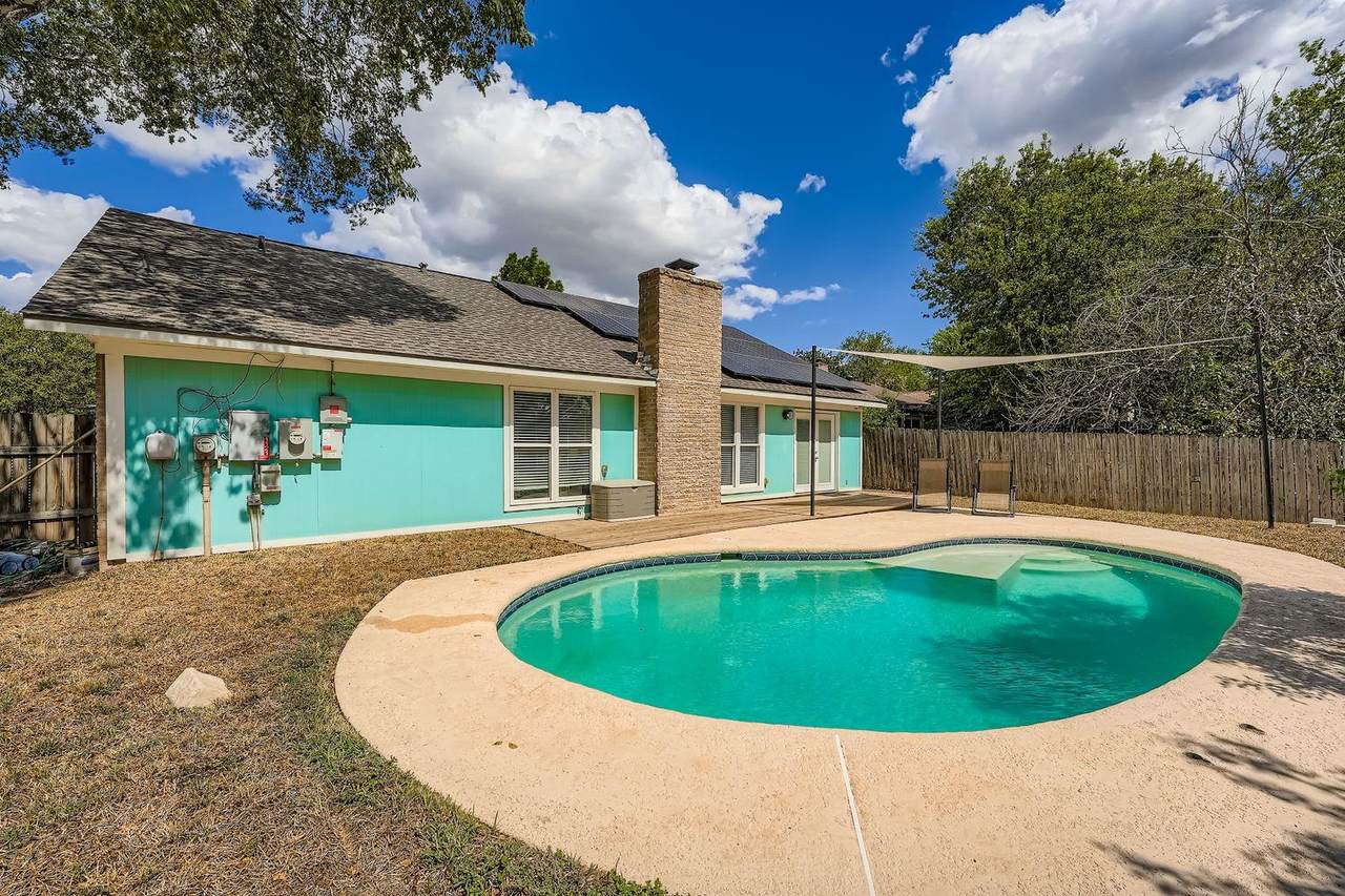 1121 Stoneoak Ln - Photo 1