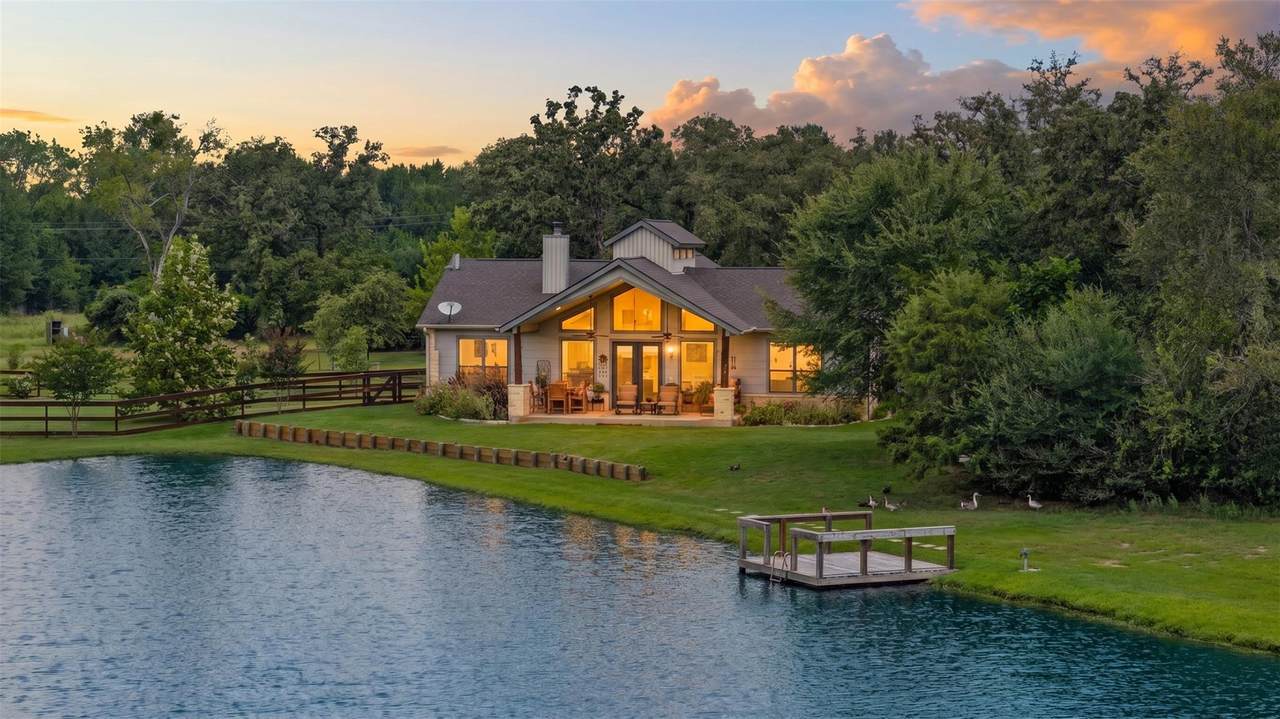 214 Private Road 7055 - Photo 1