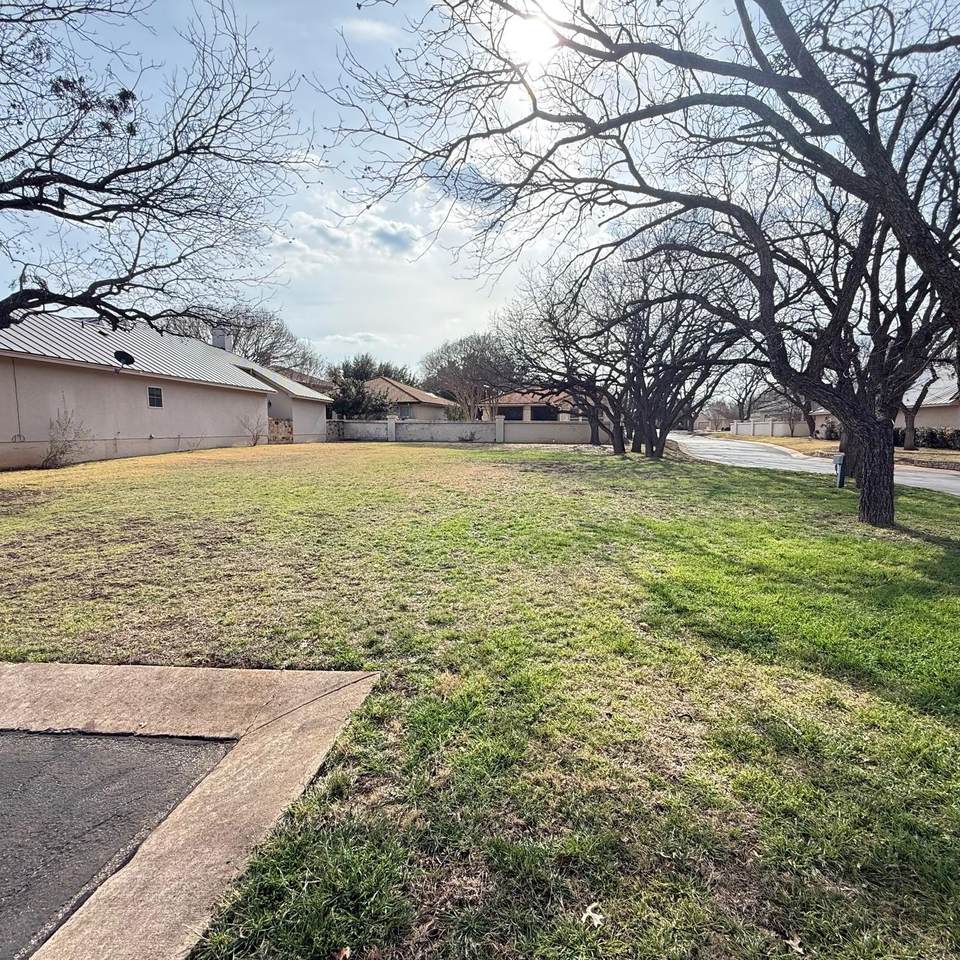 101 Menard Ct - Photo 1