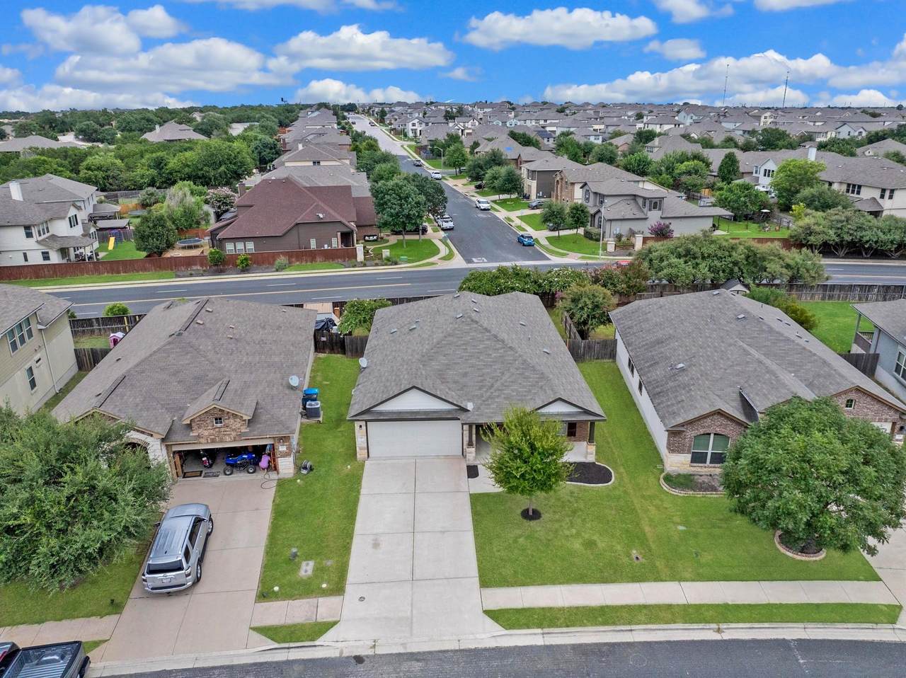 348 Quarry Ln - Photo 1