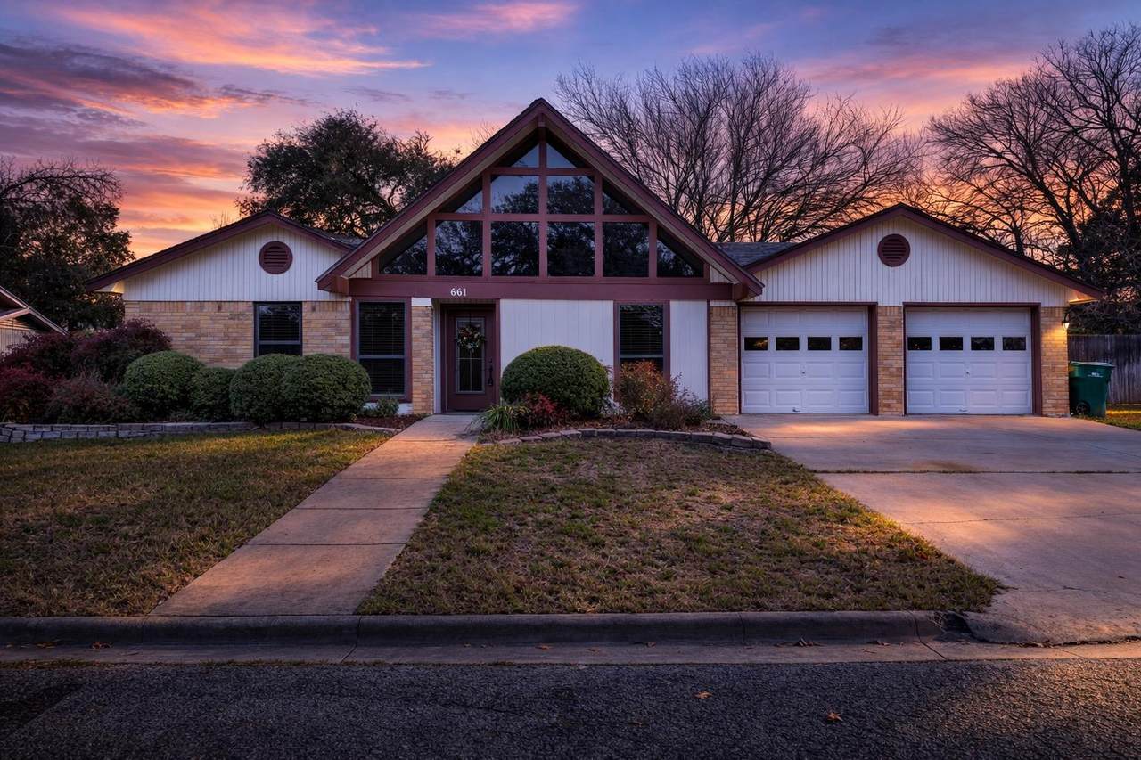 661 College St - Photo 1