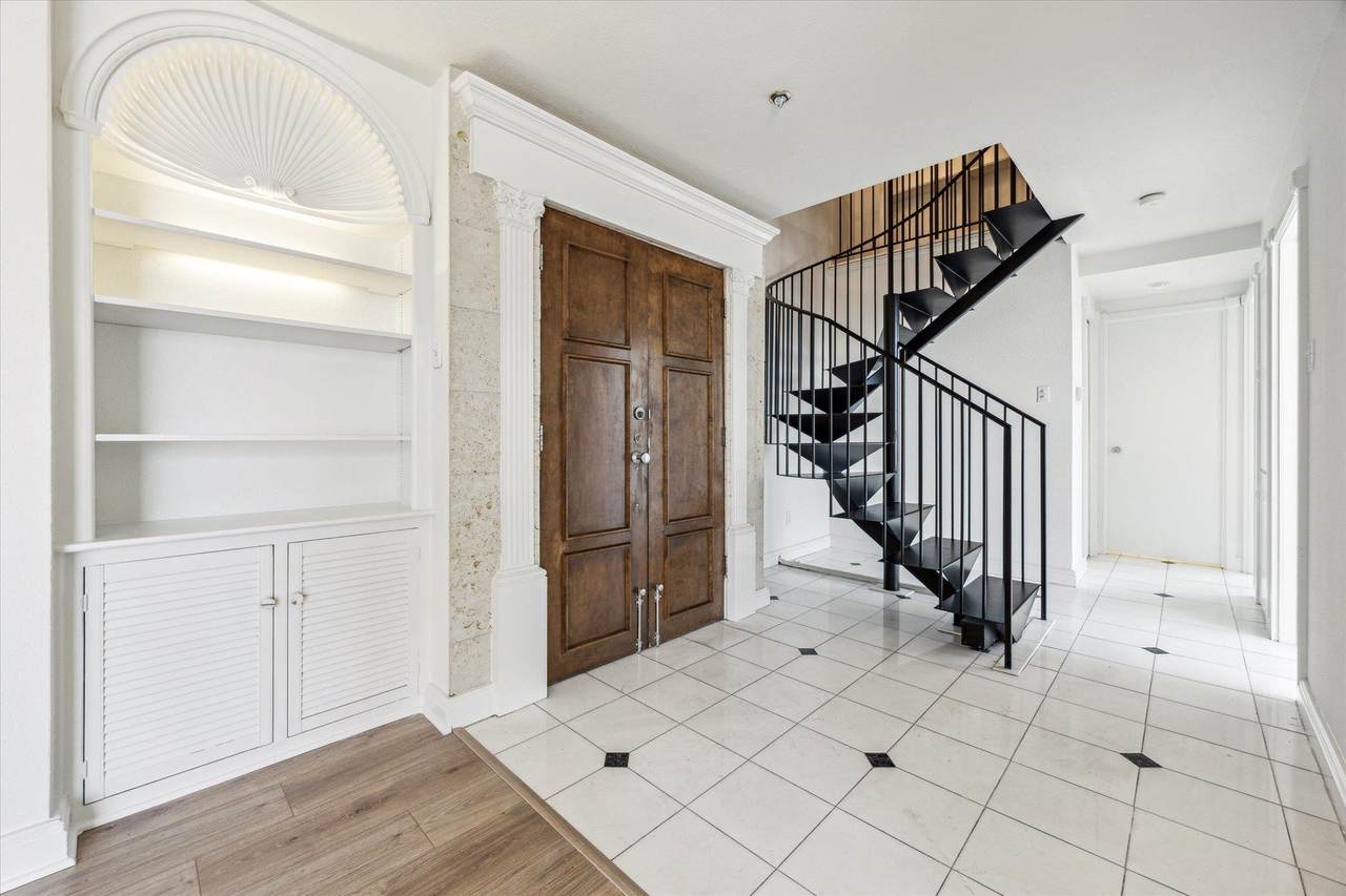 1801 Lavaca St - Photo 1