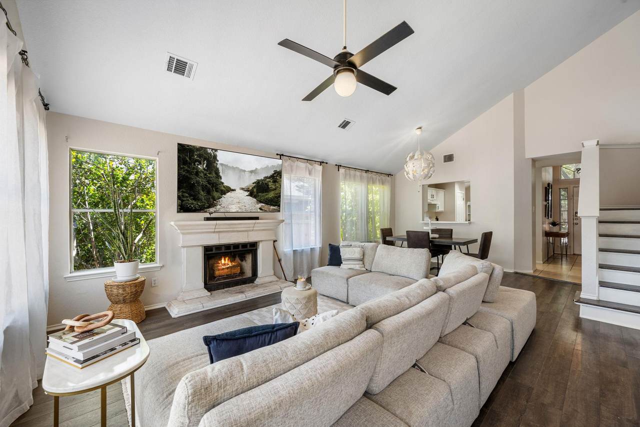 1606 Academy Pl - Photo 1