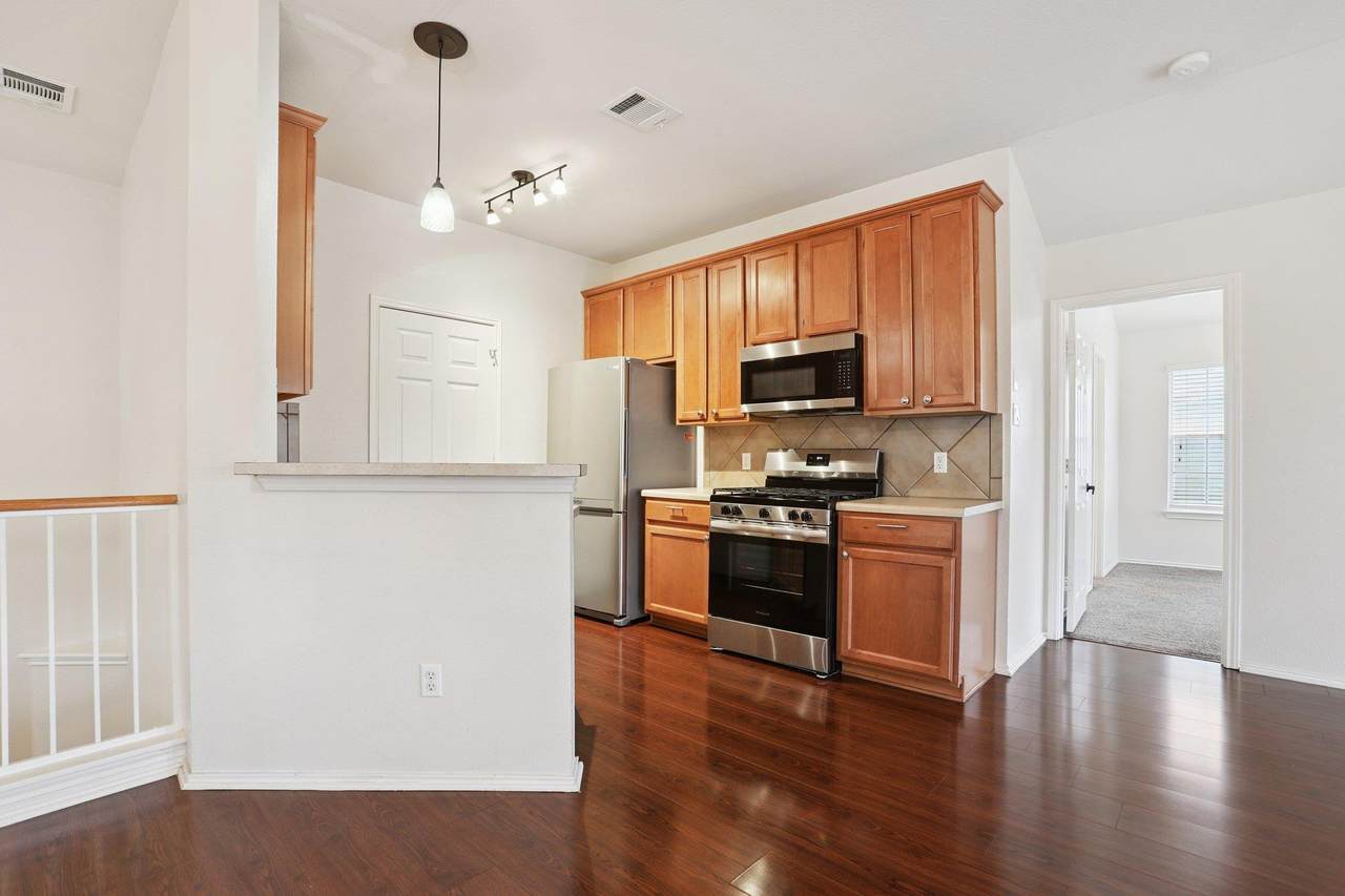 16100 Great Oaks Dr - Photo 1