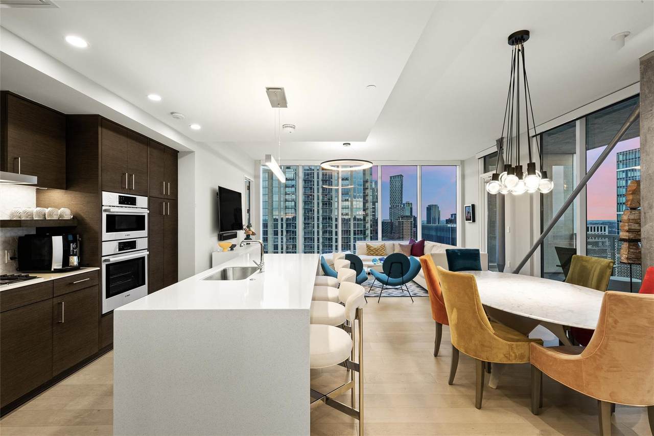 301 West Ave - Photo 1