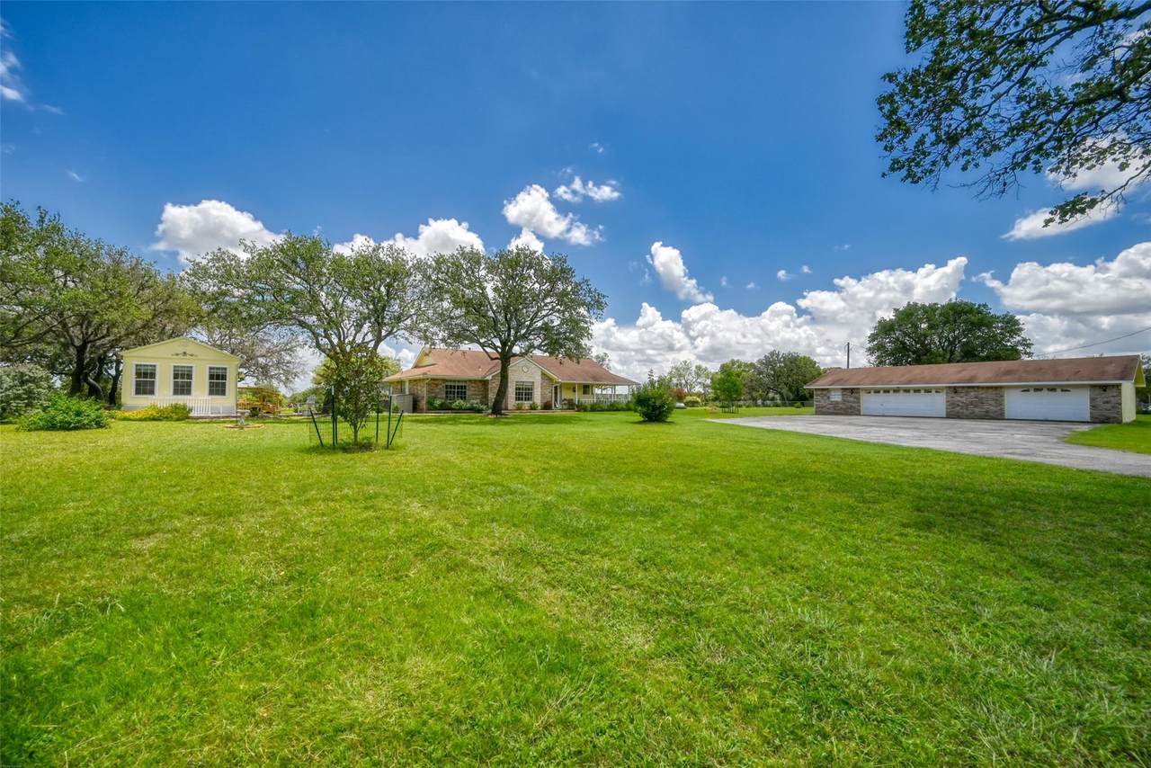 504 Avenue N - Photo 1