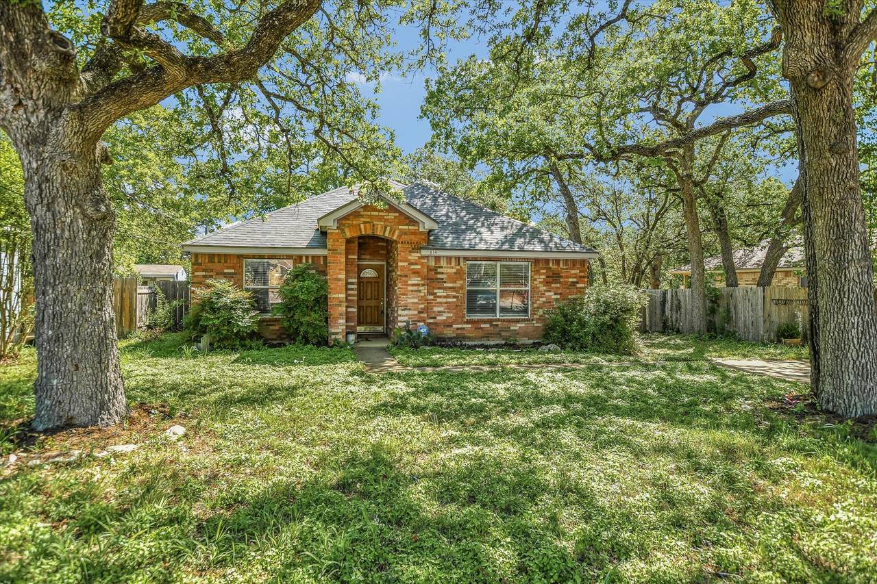 814 Monarch Ave - Photo 1