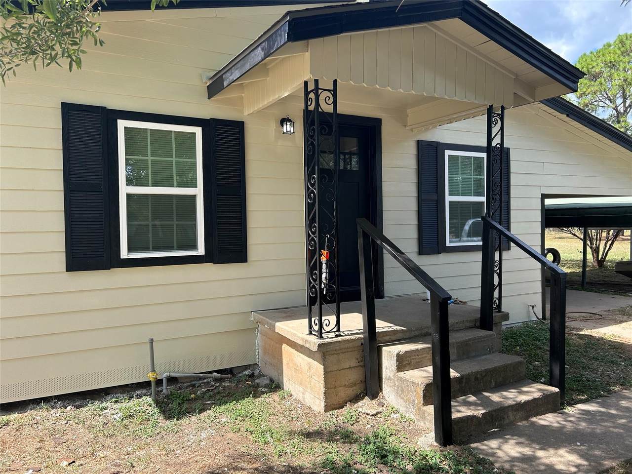 317 Webb St - Photo 1