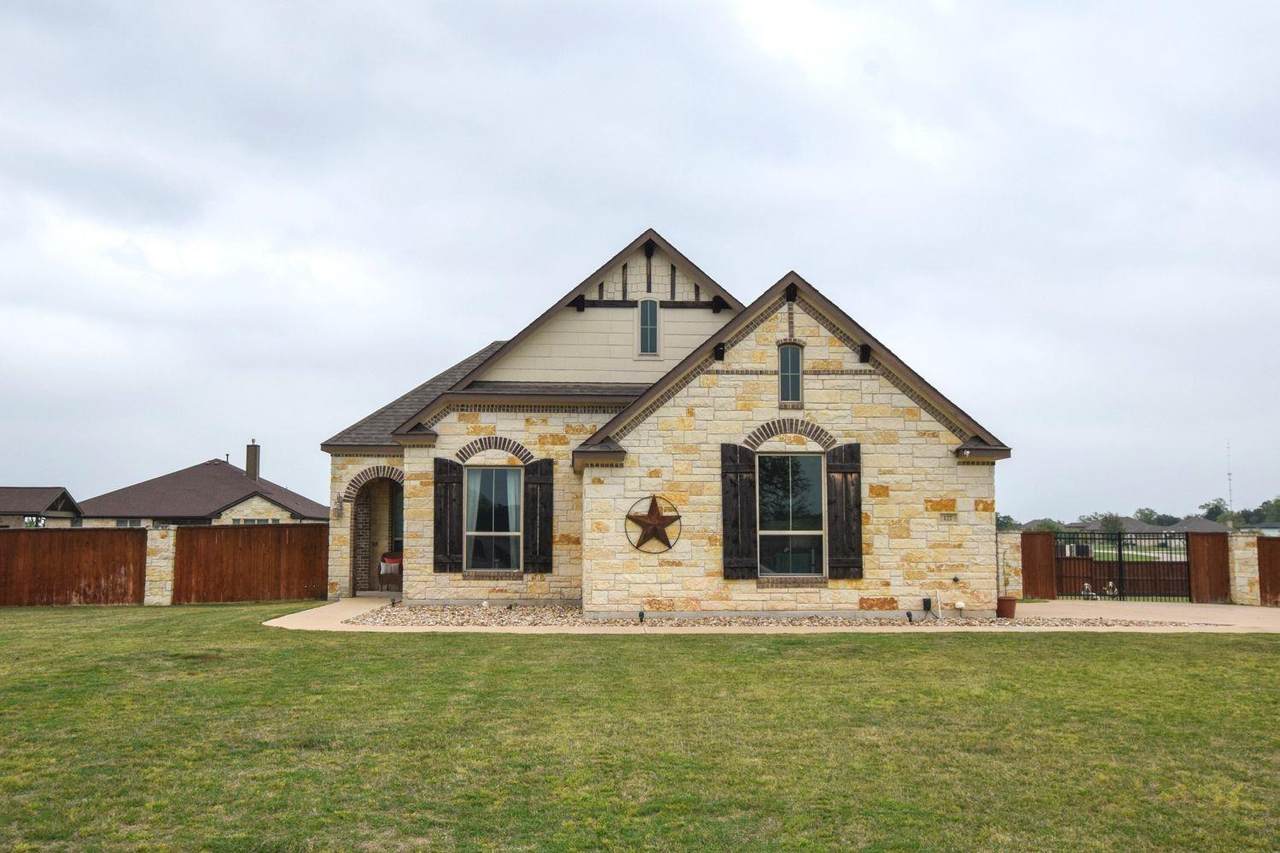 127 Lightfoot Trl - Photo 1