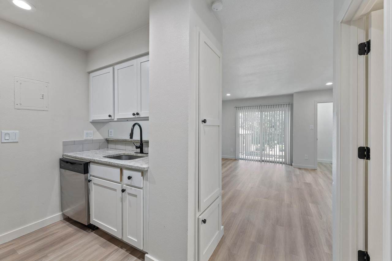 3819 Southway Dr - Photo 1