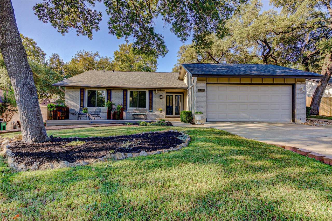 2713 Bryonhall Dr - Photo 1