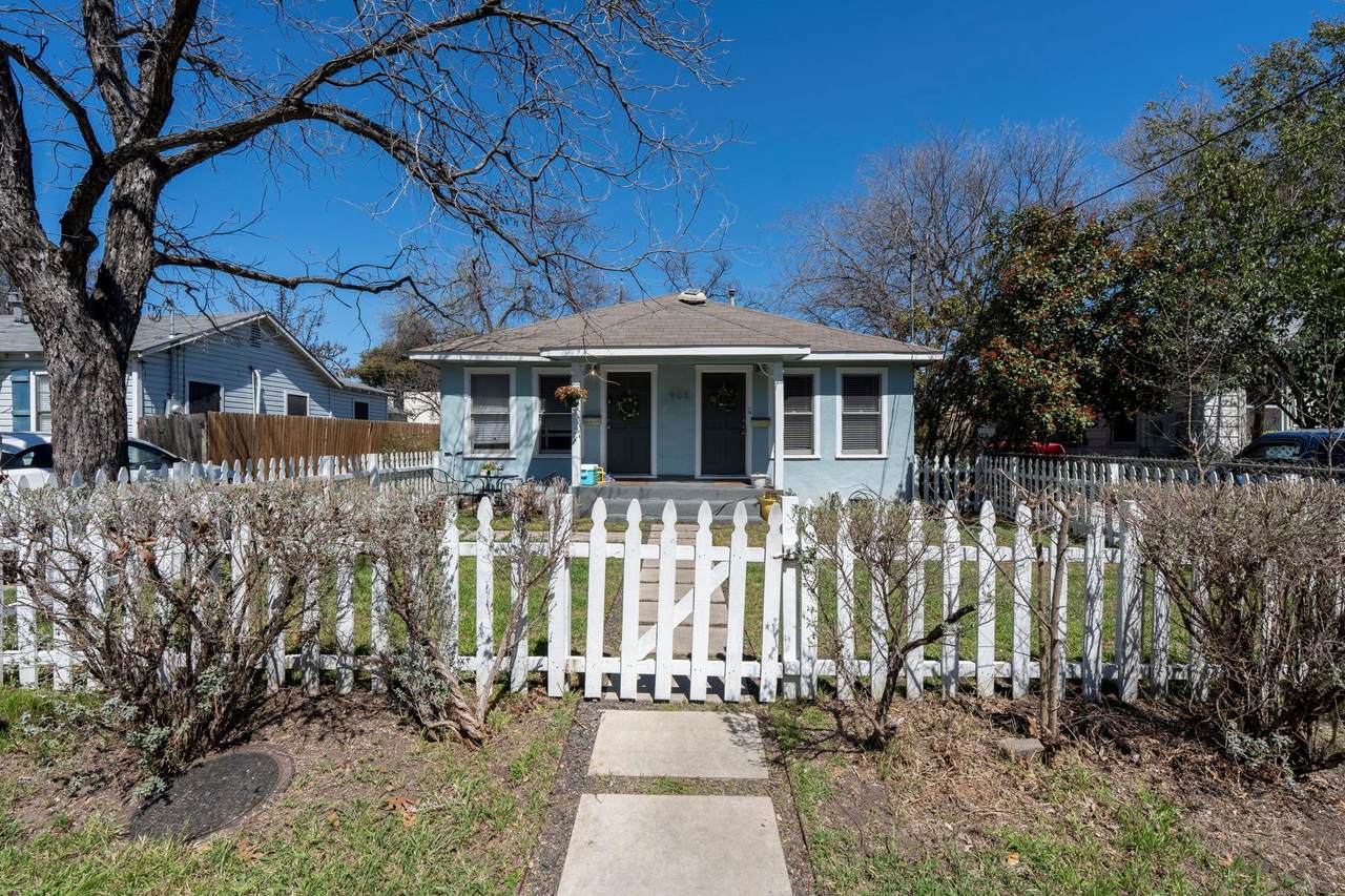 906 Capitol Ct - Photo 1